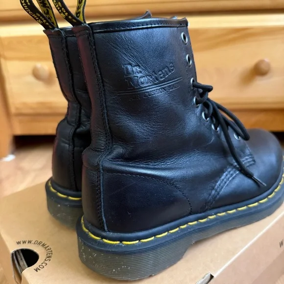 Dr. Martens Women’s 1460 Boots - Picture 8 of 9
